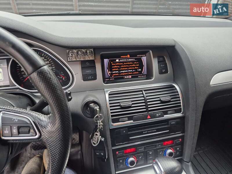 Позашляховик / Кросовер Audi Q7 2013 в Турці