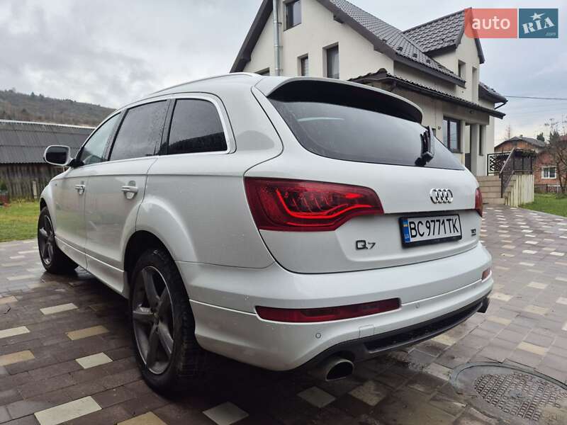 Позашляховик / Кросовер Audi Q7 2013 в Турці