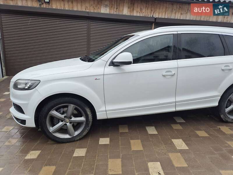 Позашляховик / Кросовер Audi Q7 2013 в Турці