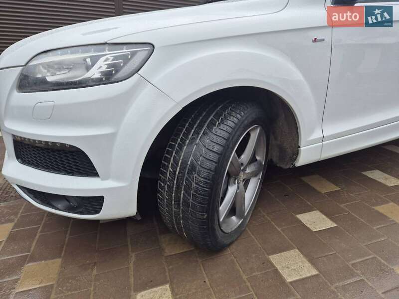 Позашляховик / Кросовер Audi Q7 2013 в Турці