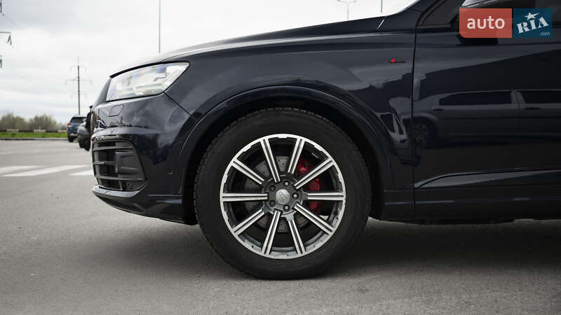 Внедорожник / Кроссовер Audi Q7 2017 в Киеве