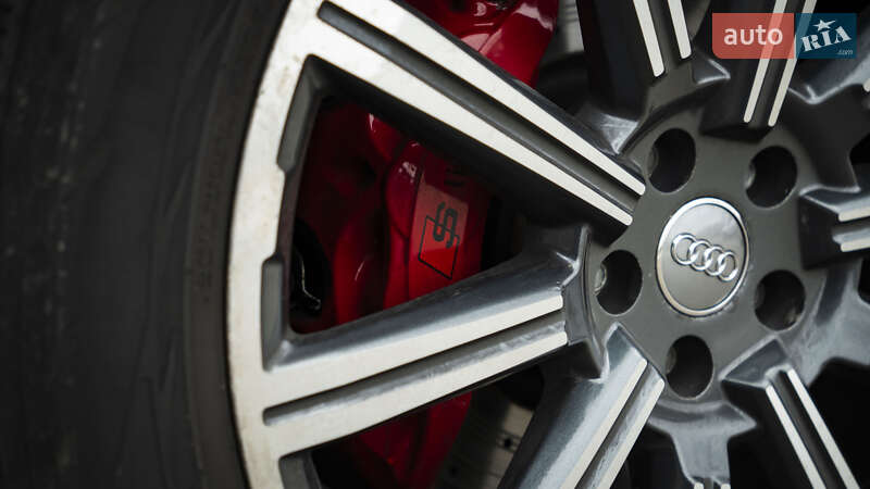 Внедорожник / Кроссовер Audi Q7 2017 в Киеве