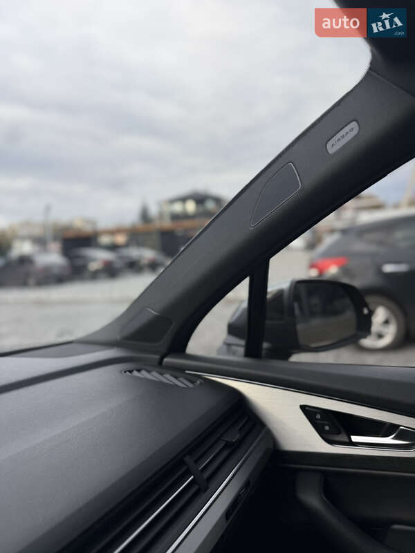Позашляховик / Кросовер Audi Q7 2017 в Шепетівці