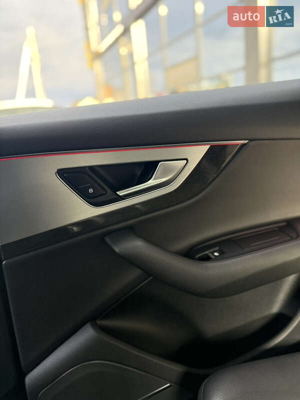 Позашляховик / Кросовер Audi Q7 2017 в Шепетівці