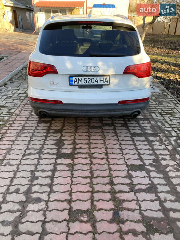 Внедорожник / Кроссовер Audi Q7 2010 в Умани