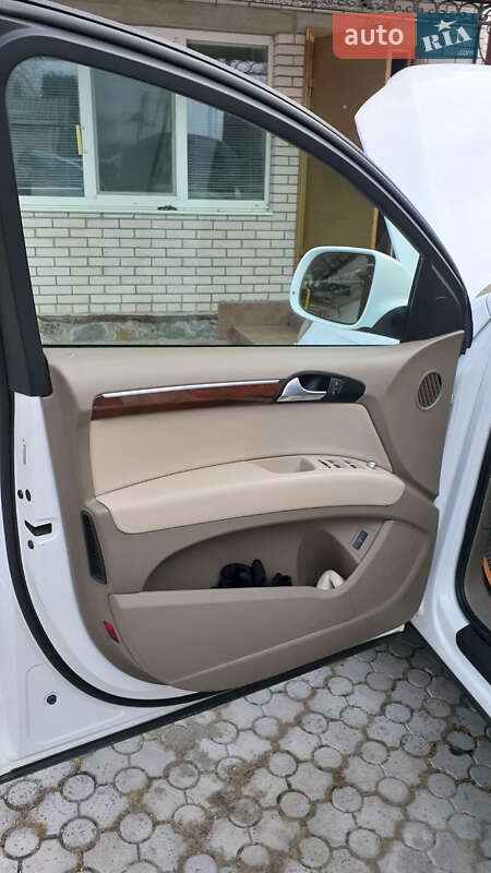 Внедорожник / Кроссовер Audi Q7 2010 в Умани