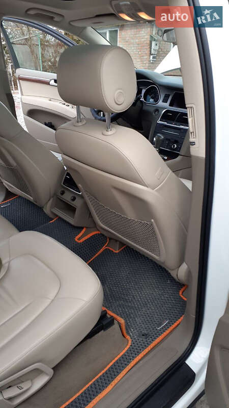 Внедорожник / Кроссовер Audi Q7 2010 в Умани