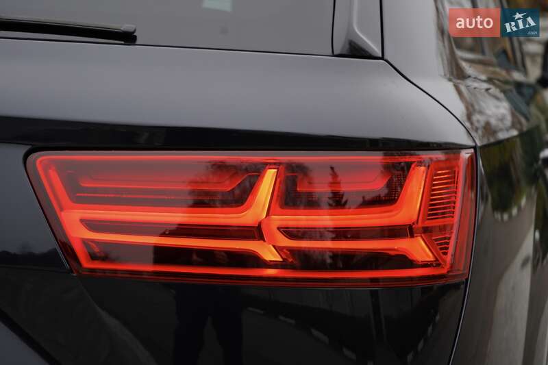Внедорожник / Кроссовер Audi Q7 2017 в Одессе