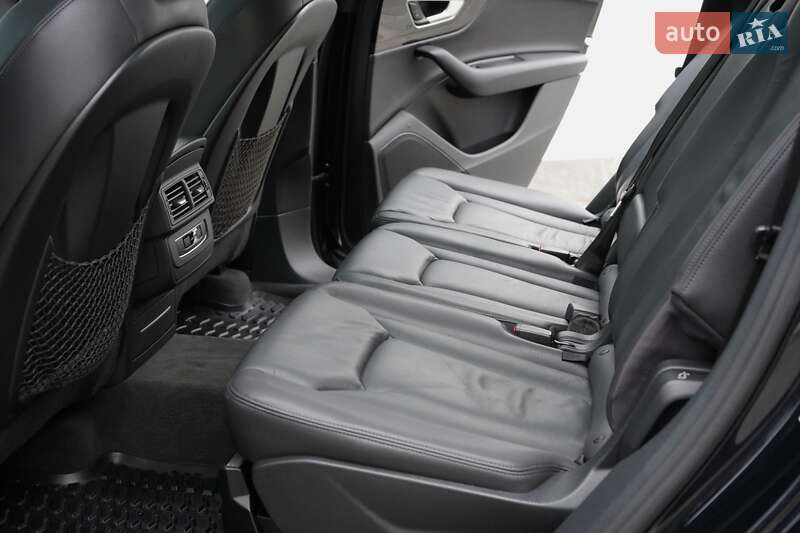 Внедорожник / Кроссовер Audi Q7 2017 в Одессе