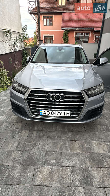 Внедорожник / Кроссовер Audi Q7 2016 в Ужгороде