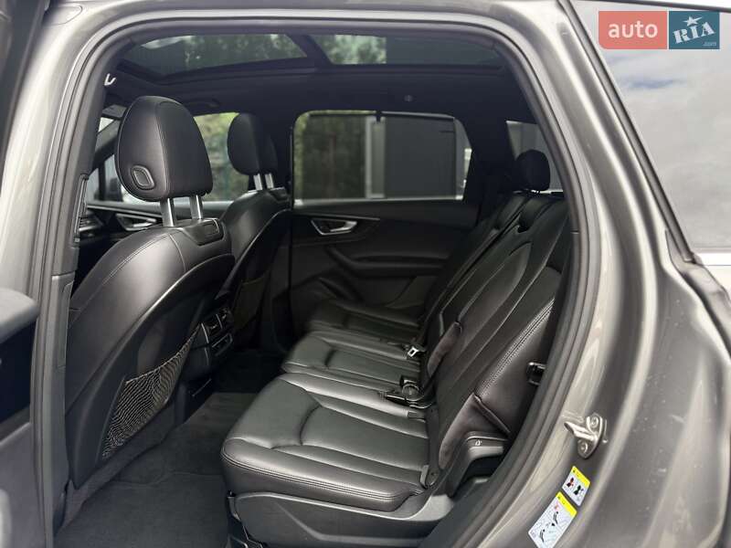 Позашляховик / Кросовер Audi Q7 2017 в Львові