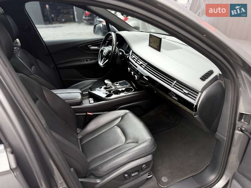 Позашляховик / Кросовер Audi Q7 2017 в Львові