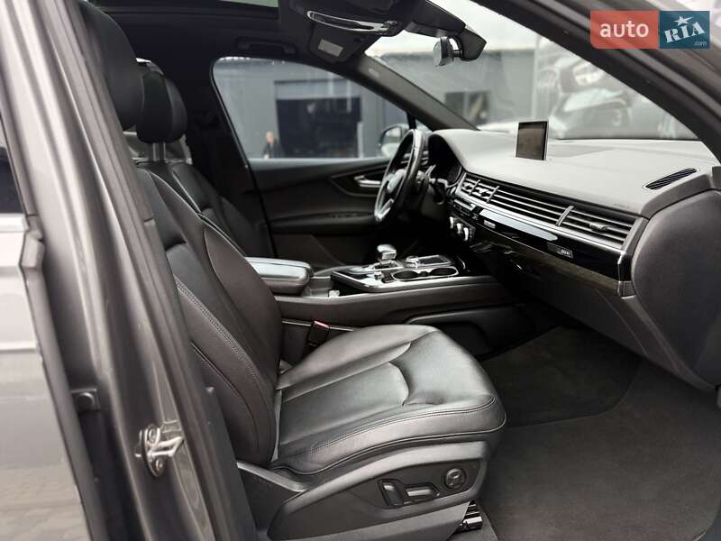 Позашляховик / Кросовер Audi Q7 2017 в Львові