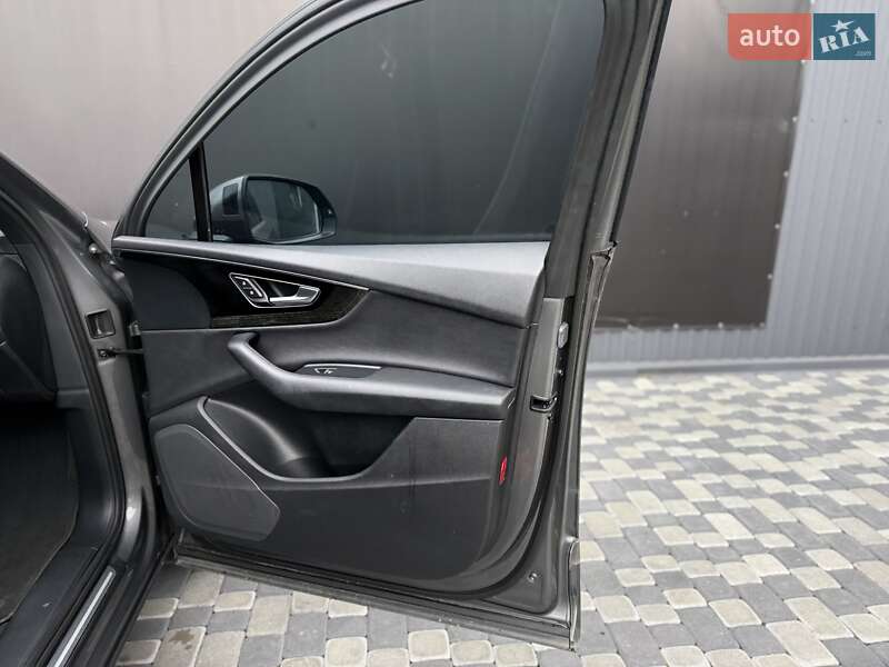 Позашляховик / Кросовер Audi Q7 2017 в Львові