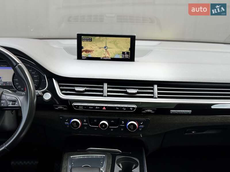 Позашляховик / Кросовер Audi Q7 2017 в Львові