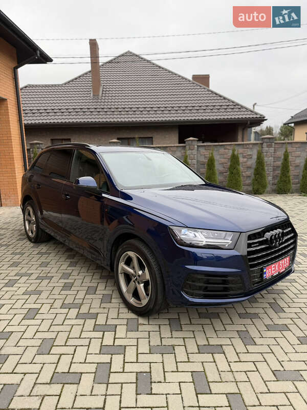 Внедорожник / Кроссовер Audi Q7 2019 в Ровно