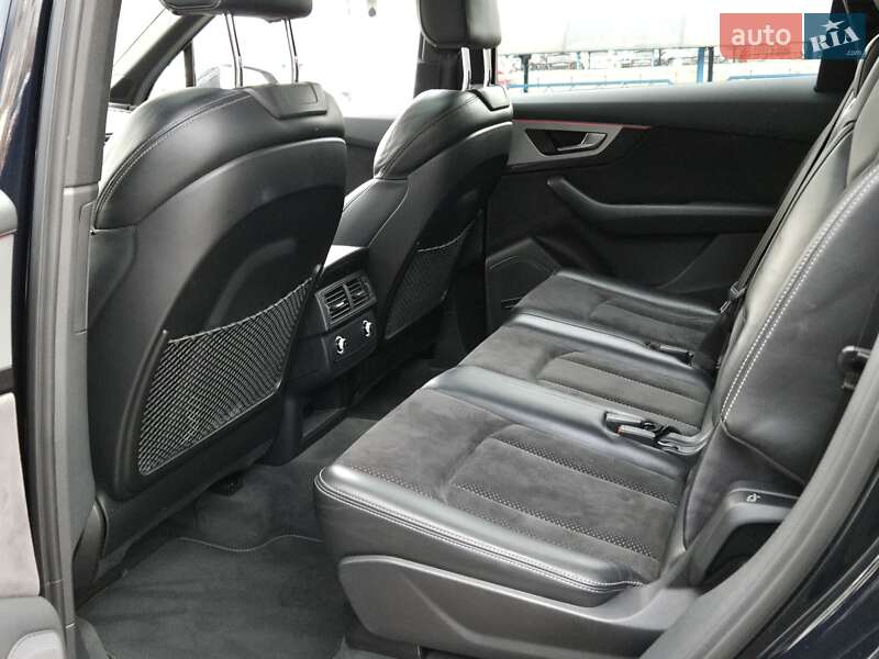 Внедорожник / Кроссовер Audi Q7 2016 в Киеве