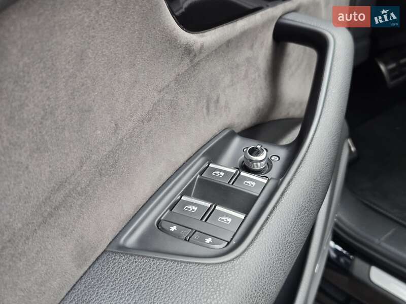 Внедорожник / Кроссовер Audi Q7 2016 в Киеве