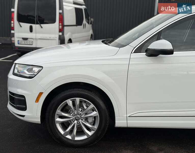 Позашляховик / Кросовер Audi Q7 2016 в Житомирі