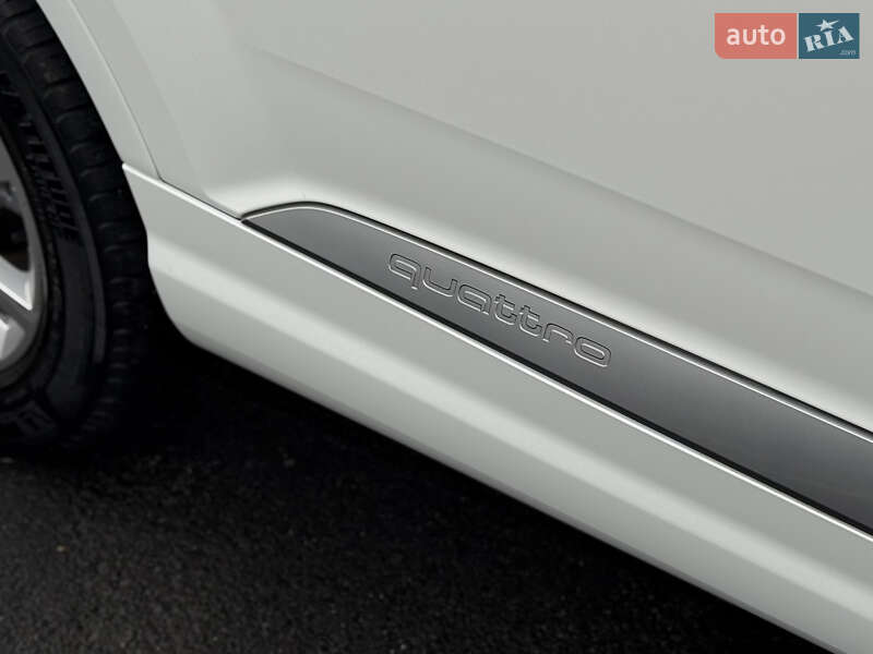 Позашляховик / Кросовер Audi Q7 2016 в Житомирі