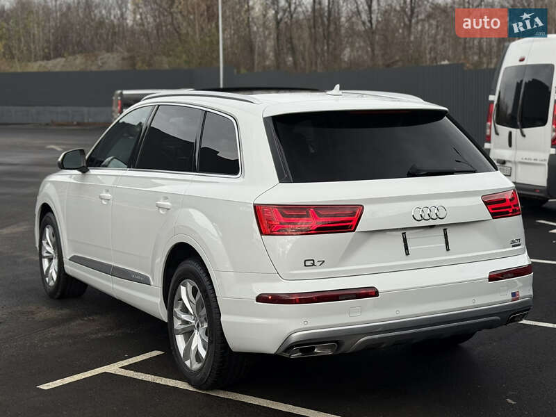Позашляховик / Кросовер Audi Q7 2016 в Житомирі