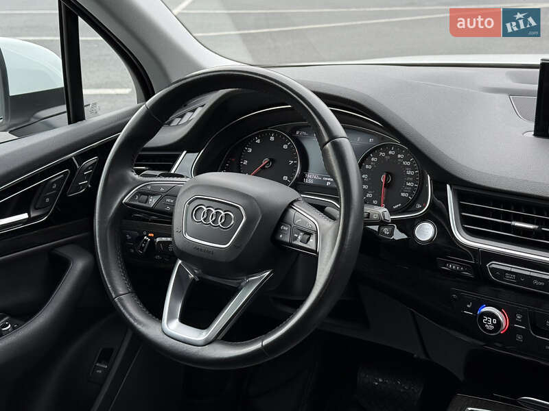 Позашляховик / Кросовер Audi Q7 2016 в Житомирі