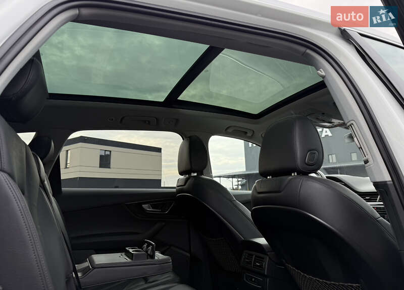 Позашляховик / Кросовер Audi Q7 2016 в Житомирі
