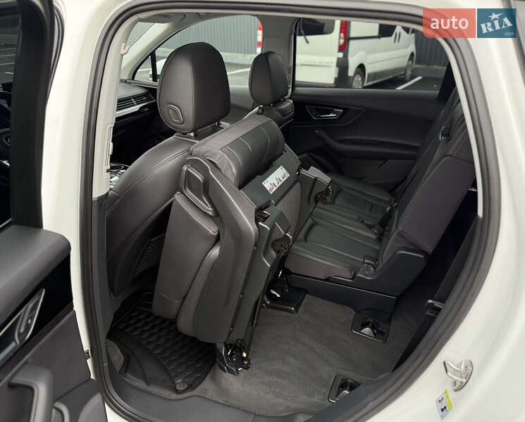 Позашляховик / Кросовер Audi Q7 2016 в Житомирі