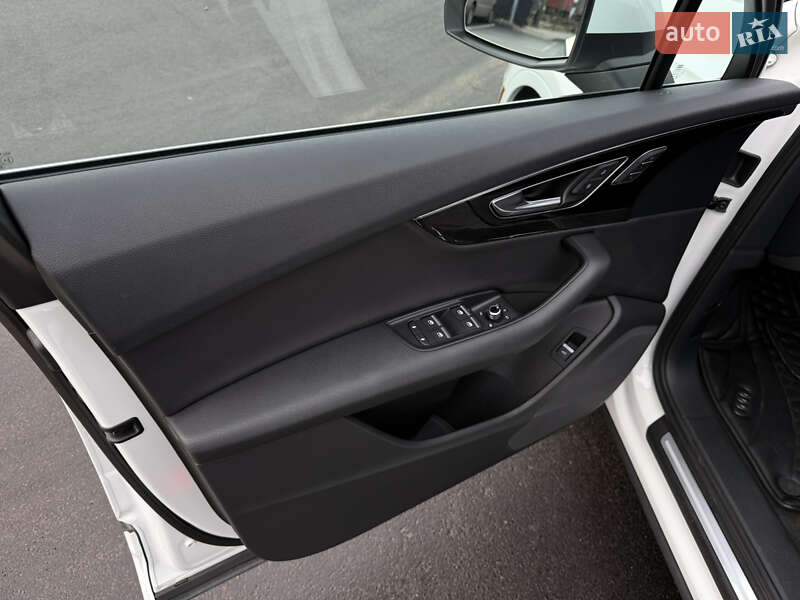 Позашляховик / Кросовер Audi Q7 2016 в Житомирі