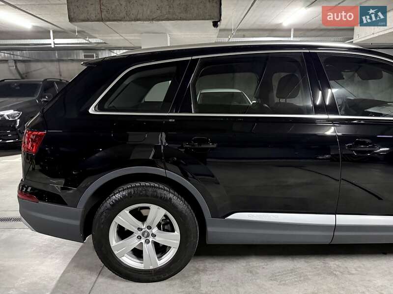 Позашляховик / Кросовер Audi Q7 2016 в Дніпрі