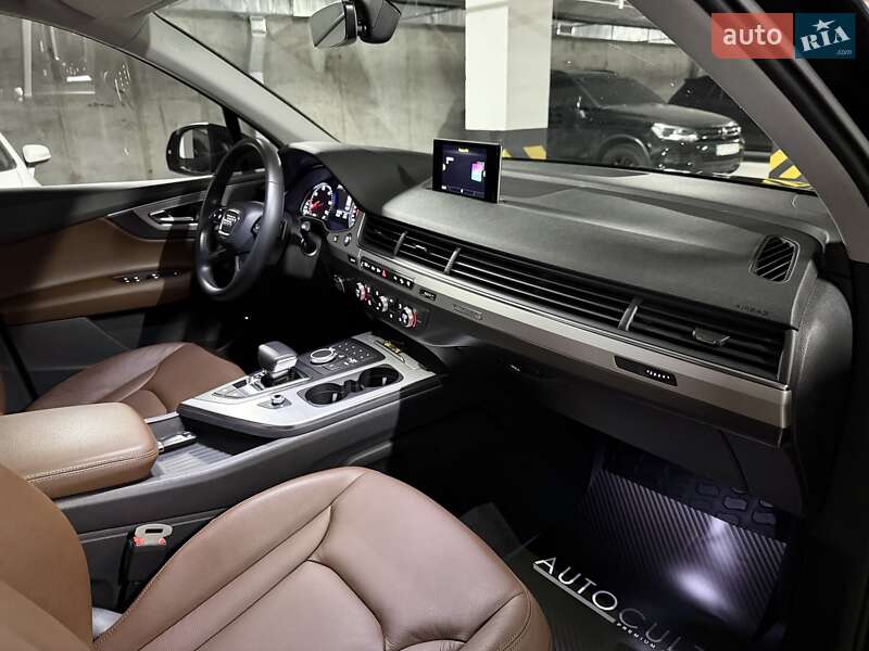 Позашляховик / Кросовер Audi Q7 2016 в Дніпрі