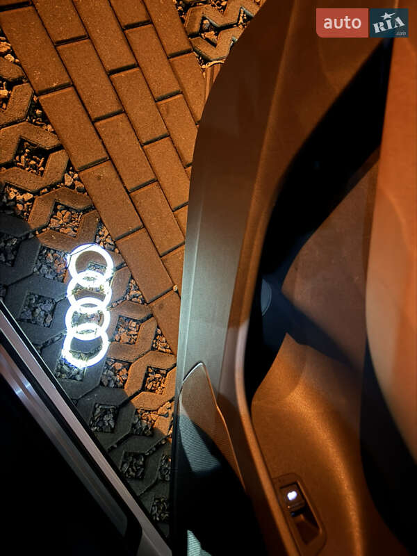 Позашляховик / Кросовер Audi Q7 2023 в Харкові