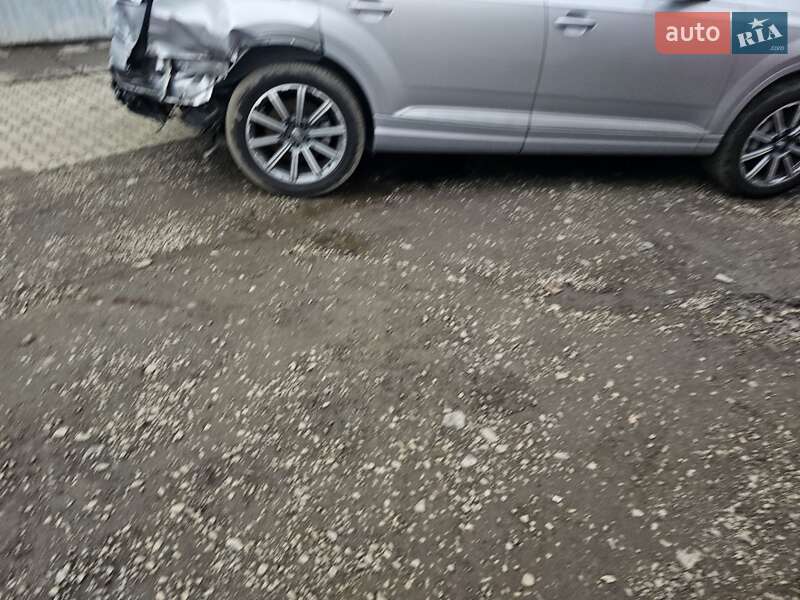 Внедорожник / Кроссовер Audi Q7 2019 в Стрые