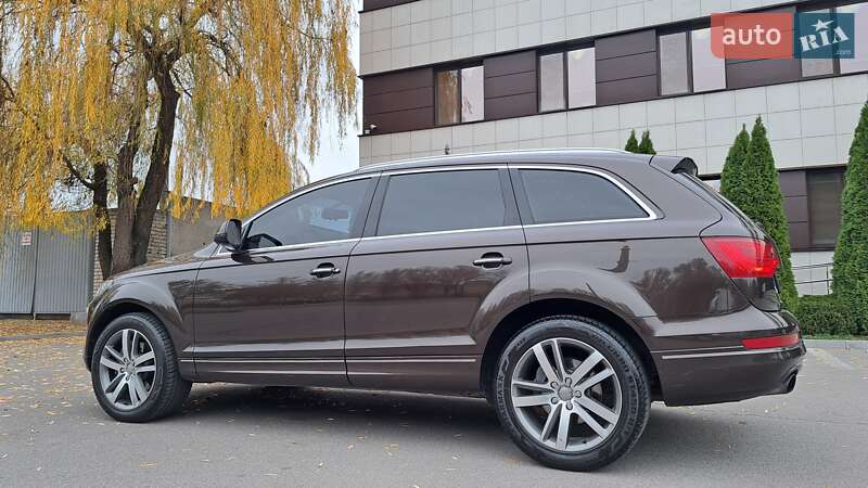 Внедорожник / Кроссовер Audi Q7 2014 в Днепре