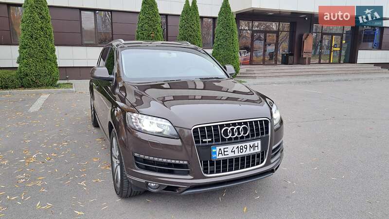 Внедорожник / Кроссовер Audi Q7 2014 в Днепре
