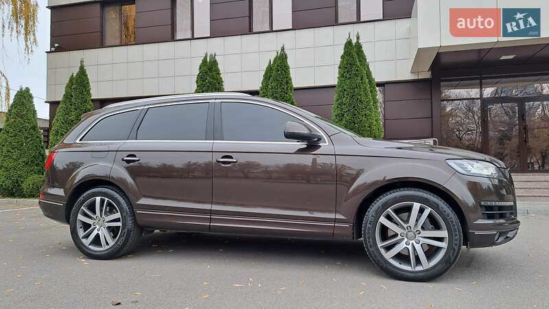 Внедорожник / Кроссовер Audi Q7 2014 в Днепре