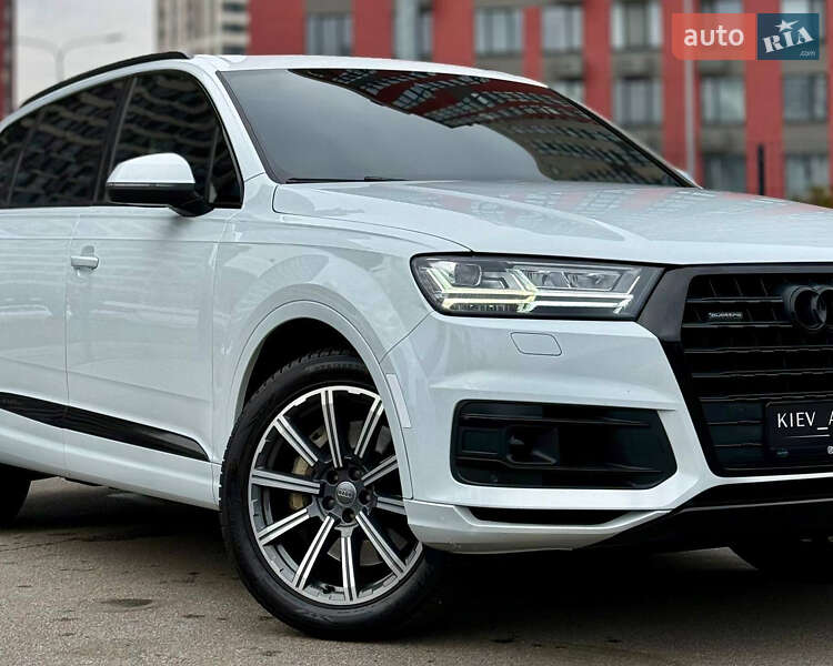 Позашляховик / Кросовер Audi Q7 2016 в Києві