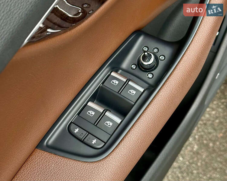 Позашляховик / Кросовер Audi Q7 2016 в Києві