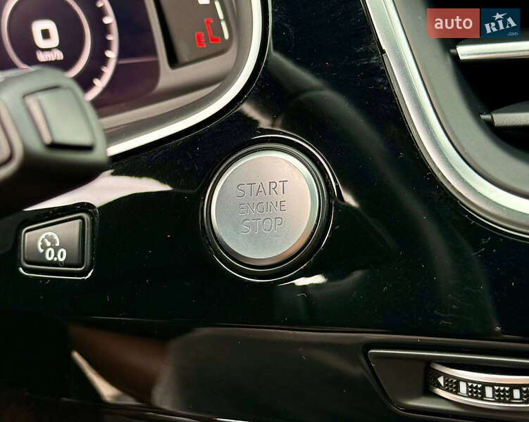 Позашляховик / Кросовер Audi Q7 2016 в Києві