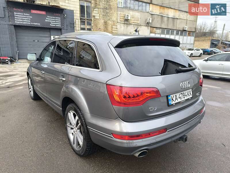 Позашляховик / Кросовер Audi Q7 2015 в Києві