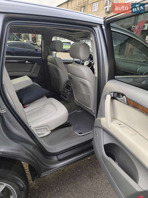 Позашляховик / Кросовер Audi Q7 2015 в Києві