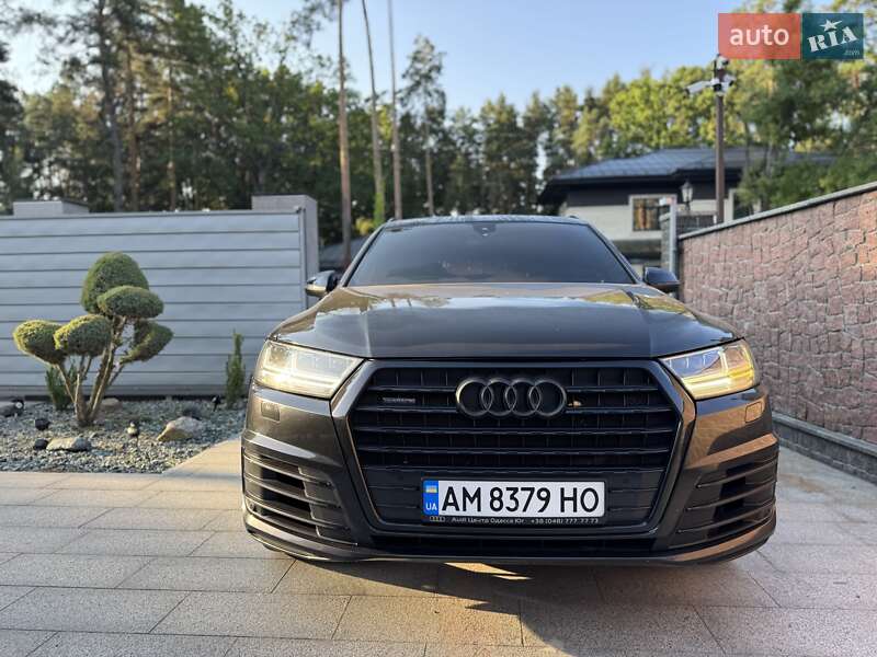 Позашляховик / Кросовер Audi Q7 2018 в Житомирі