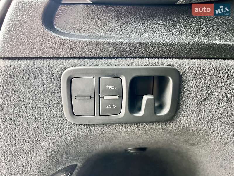 Позашляховик / Кросовер Audi Q7 2016 в Києві