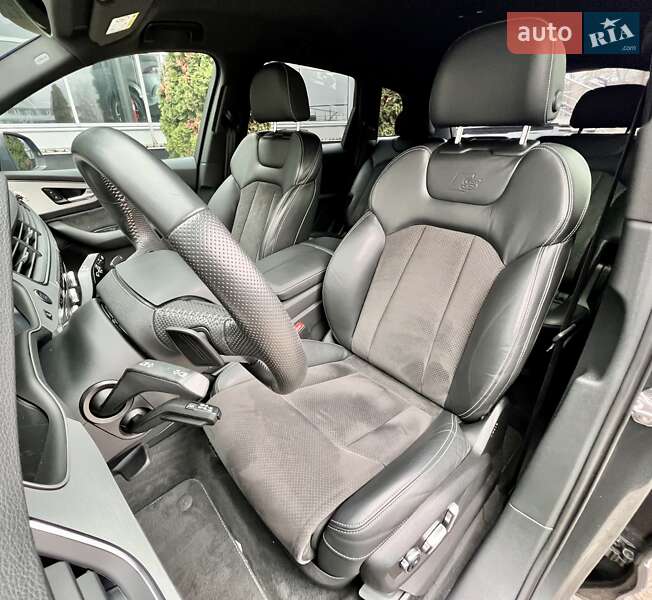 Позашляховик / Кросовер Audi Q7 2016 в Києві