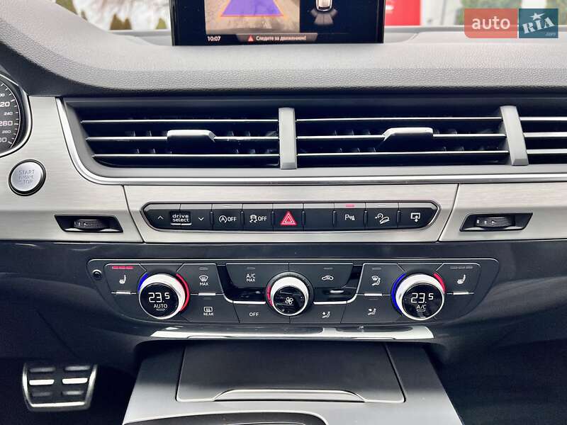 Позашляховик / Кросовер Audi Q7 2016 в Києві