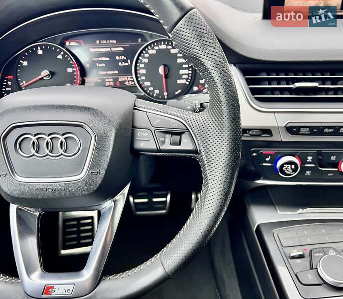 Позашляховик / Кросовер Audi Q7 2016 в Києві