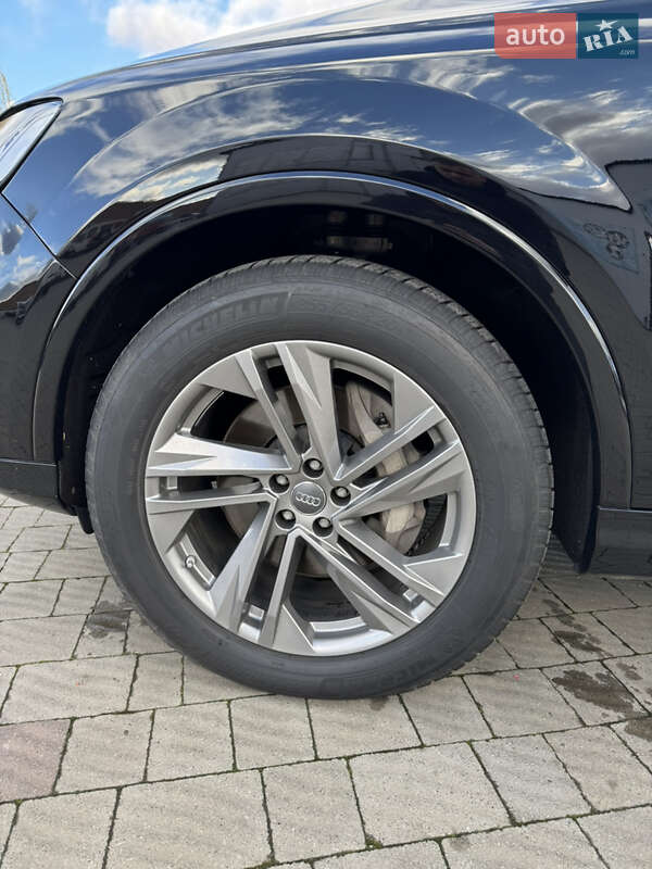 Позашляховик / Кросовер Audi Q7 2020 в Луцьку