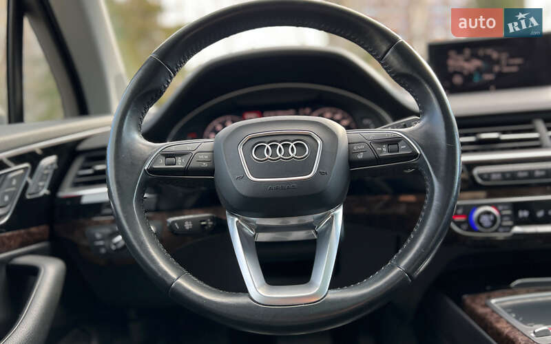 Позашляховик / Кросовер Audi Q7 2017 в Львові