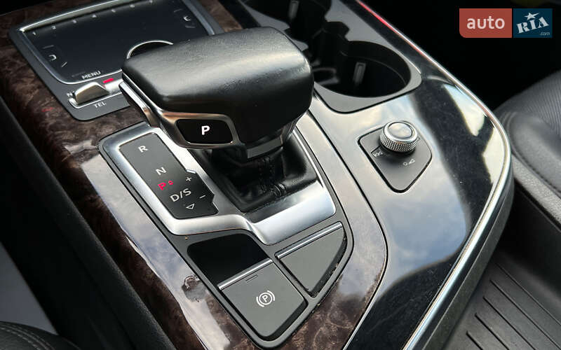 Позашляховик / Кросовер Audi Q7 2017 в Львові