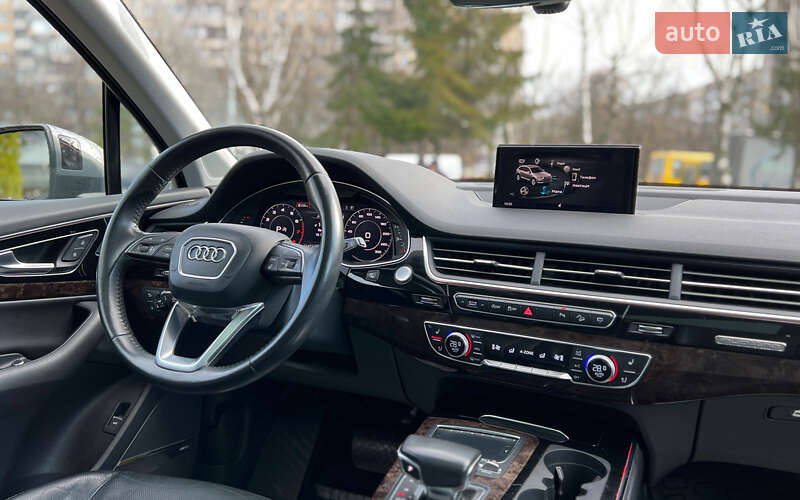 Позашляховик / Кросовер Audi Q7 2017 в Львові